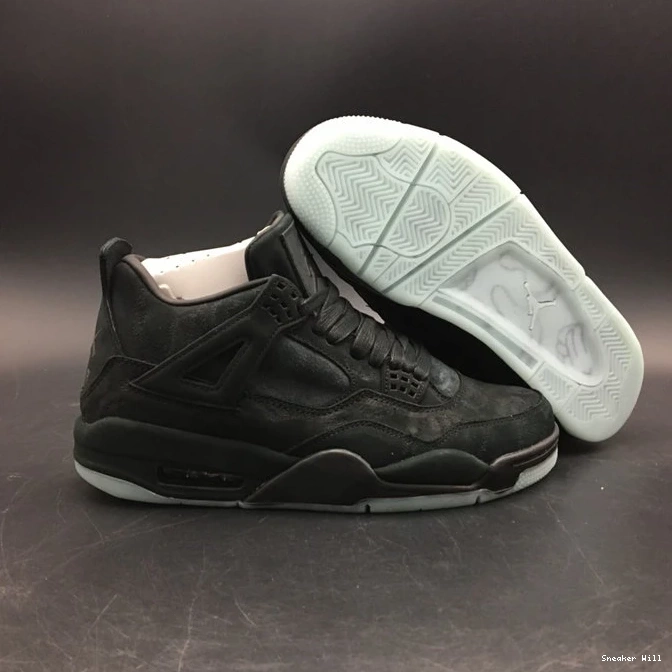 Trendy 922 4 Kaws Jordan 930155-001 Retro Black 0606